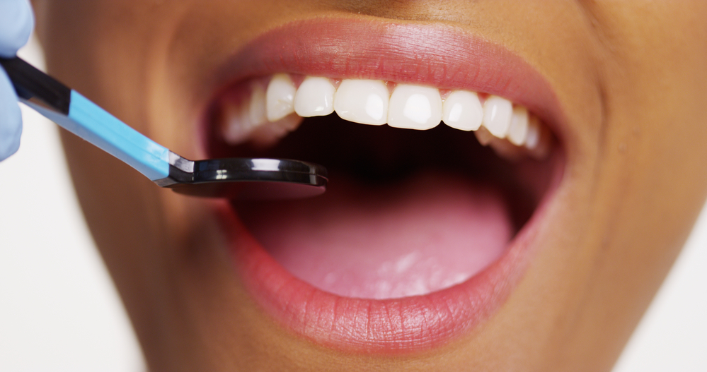 Kompleksowe leczenie dentystyczne – odkryj ścieżkę do zdrowych i uroczego uśmiechów.
